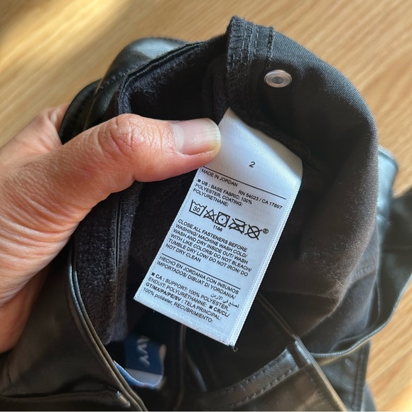 Old Navy Black Higher High Rise Flare Faux Leather Pants Size 2 - Picture 5 of 9